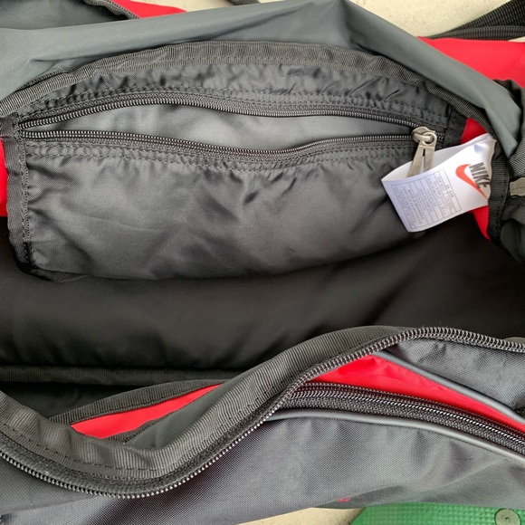 -SOLD- Vintage Nike Duffel Bag - Picture 6 of 8